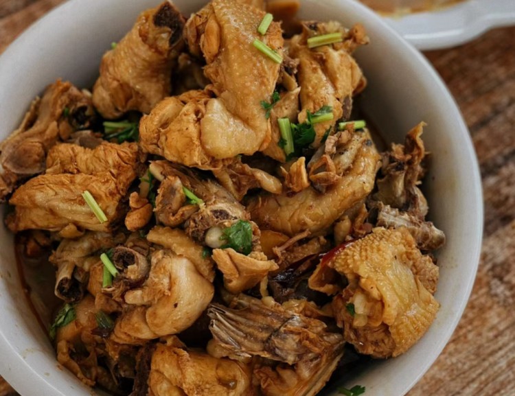 00后女儿旅游第二天拉黑42岁老母亲一天发300条微信吃啥都管